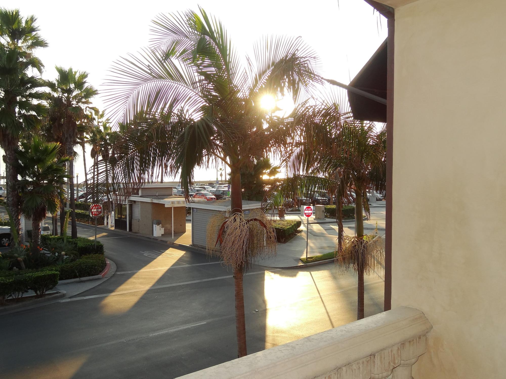 Balboa Inn, On The At Newport 3*